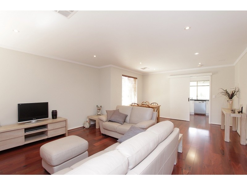 5 Hugh Court, Como WA 6152