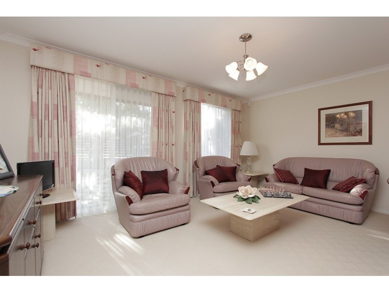 9 Hazel Street, Como WA 6152