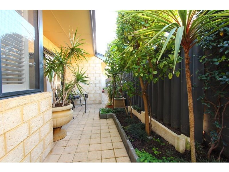 1/82 Gardner Street, Como WA 6152