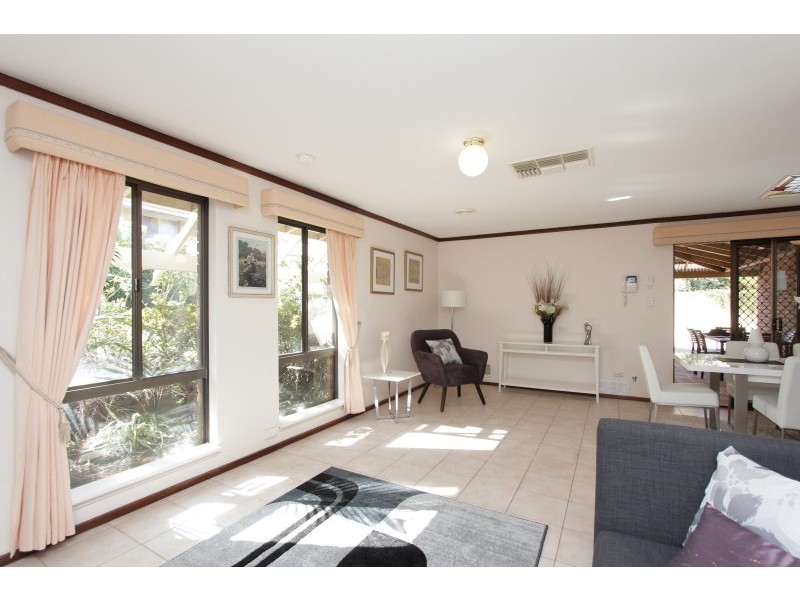 5 Reilly Court, Leeming WA 6149