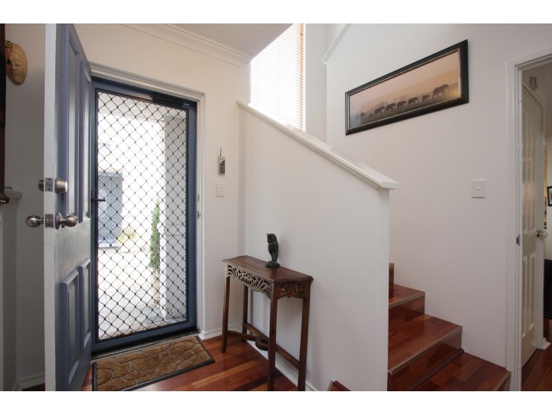 2/37 Leonora Street, Como WA 6152