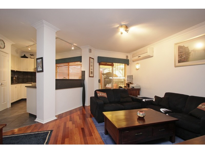 2/37 Leonora Street, Como WA 6152