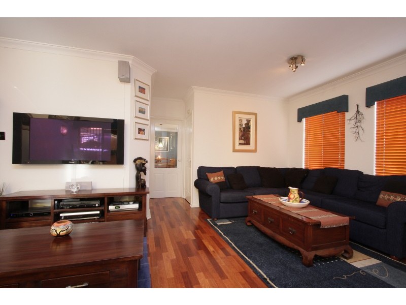 2/37 Leonora Street, Como WA 6152