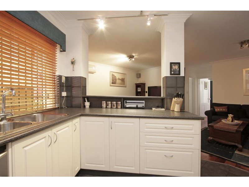 2/37 Leonora Street, Como WA 6152