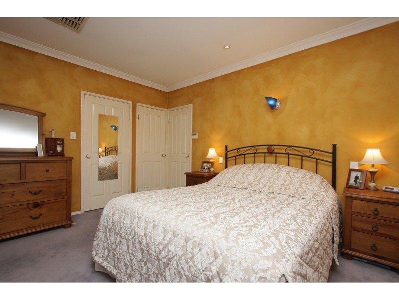 2/37 Leonora Street, Como WA 6152