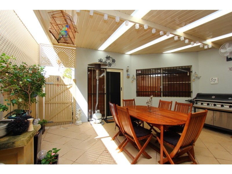 2/37 Leonora Street, Como WA 6152