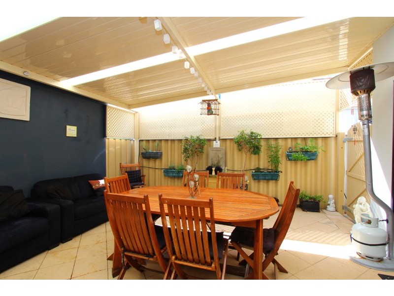 2/37 Leonora Street, Como WA 6152