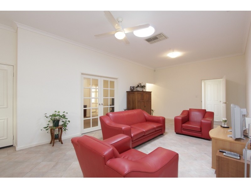 2/49 Bessell Avenue, Como WA 6152