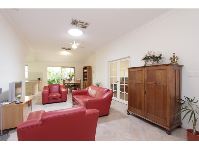 2/49 Bessell Avenue, Como WA 6152