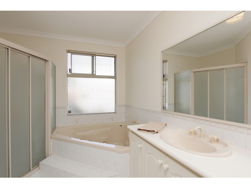 2/49 Bessell Avenue, Como WA 6152