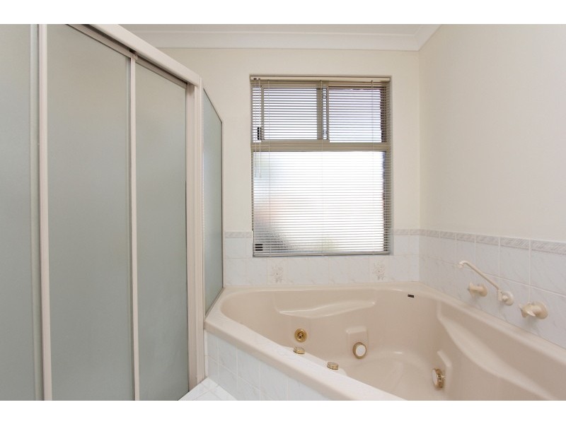 2/49 Bessell Avenue, Como WA 6152