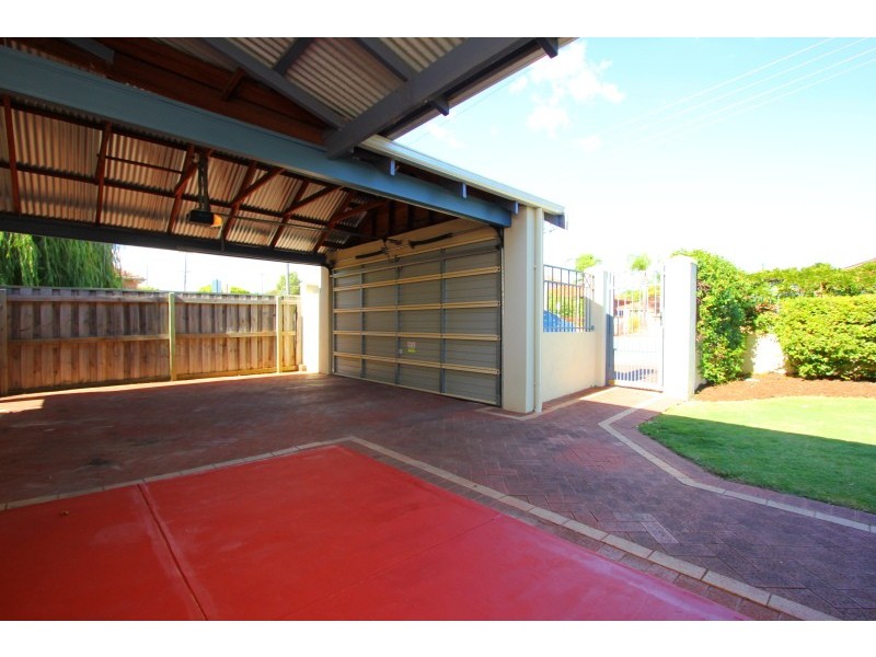 8 Vista Street, Kensington WA 6151