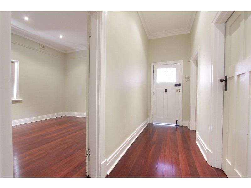 8 Vista Street, Kensington WA 6151