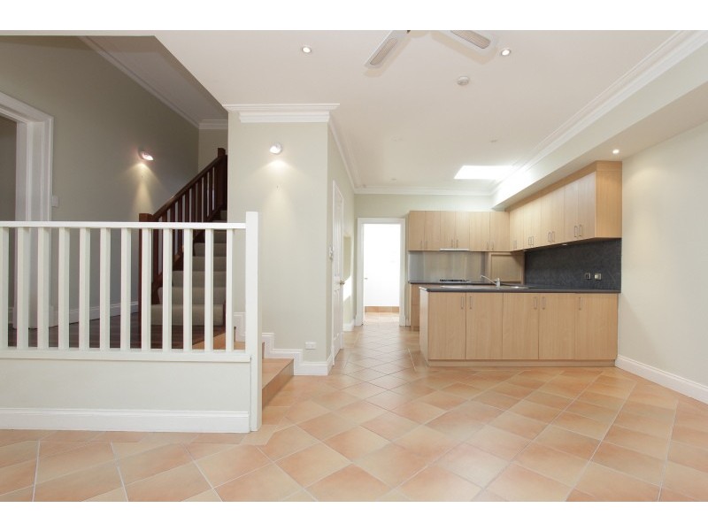 8 Vista Street, Kensington WA 6151