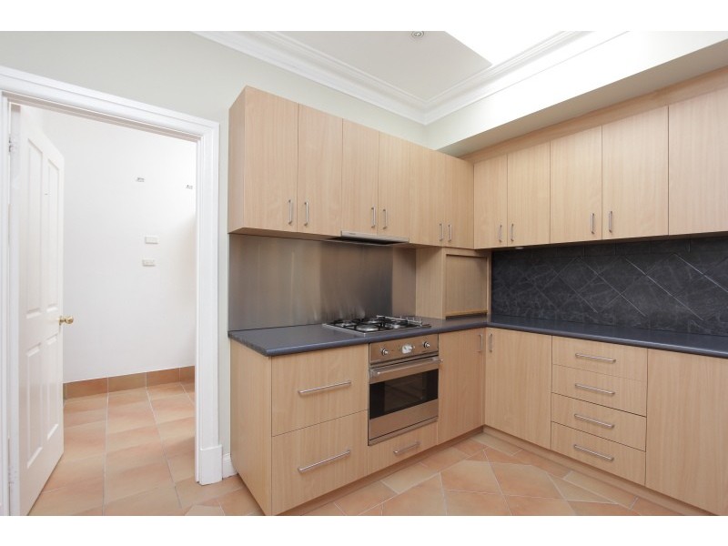 8 Vista Street, Kensington WA 6151