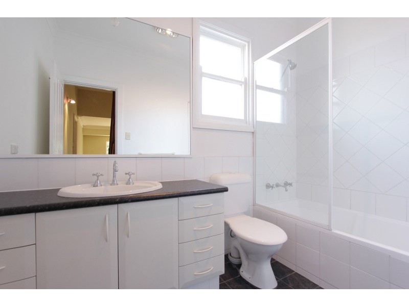 8 Vista Street, Kensington WA 6151