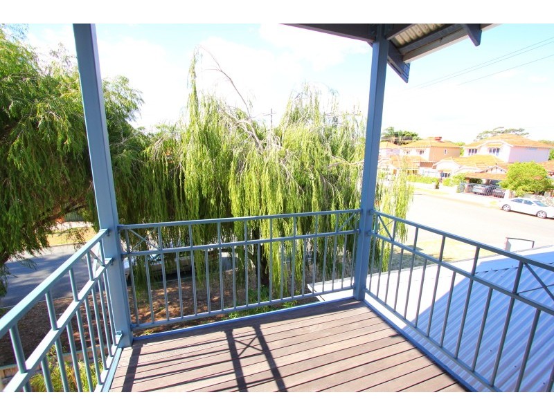 8 Vista Street, Kensington WA 6151