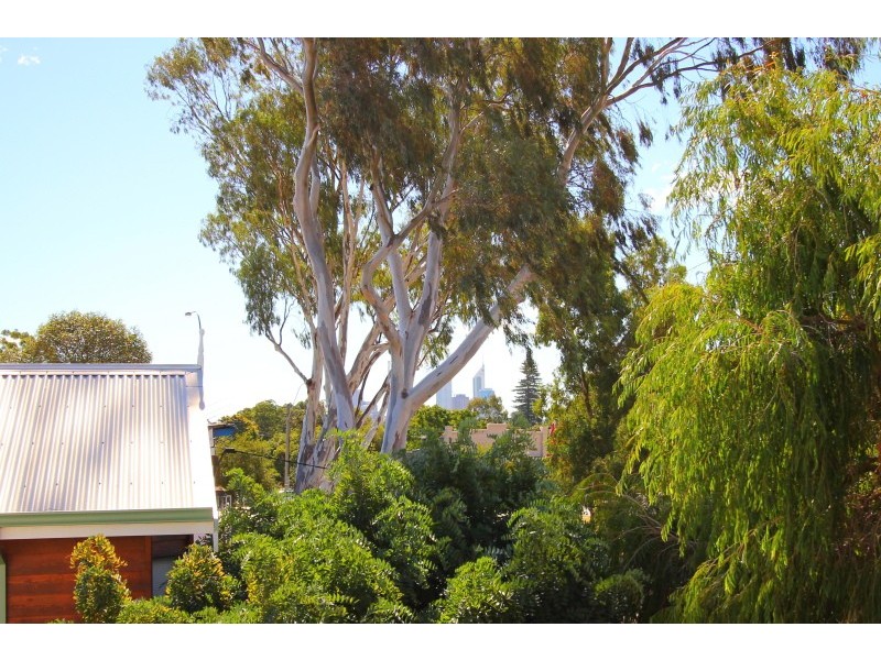 8 Vista Street, Kensington WA 6151