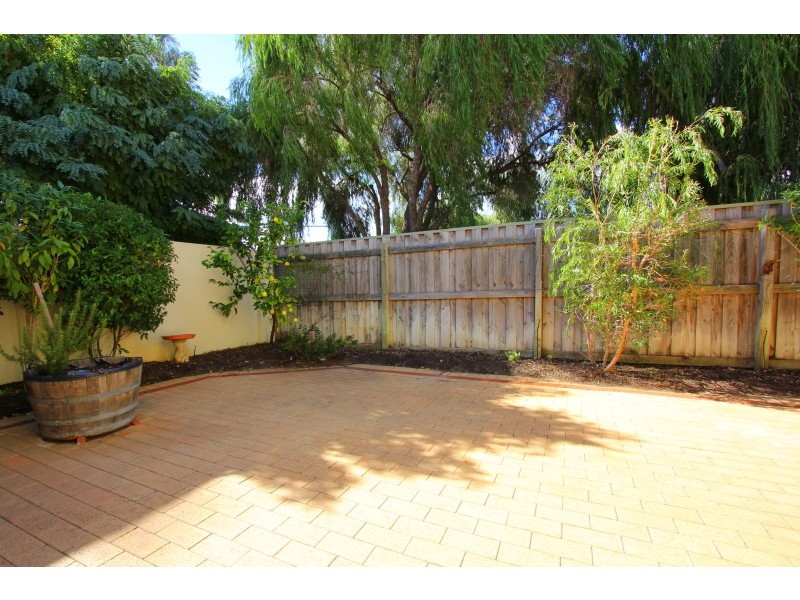 8 Vista Street, Kensington WA 6151