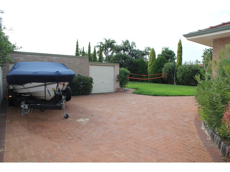 74 Roebuck Drive, Salter Point WA 6152