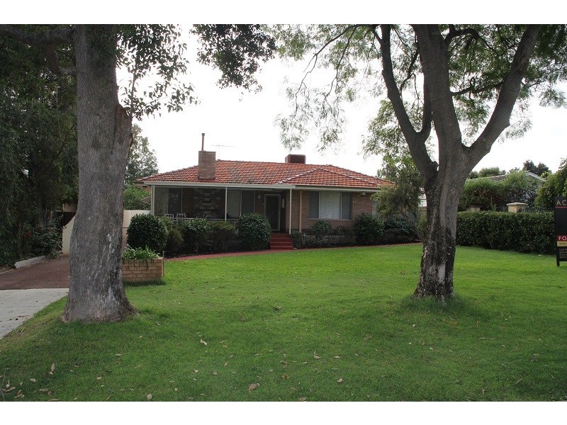 74 Roebuck Drive, Salter Point WA 6152