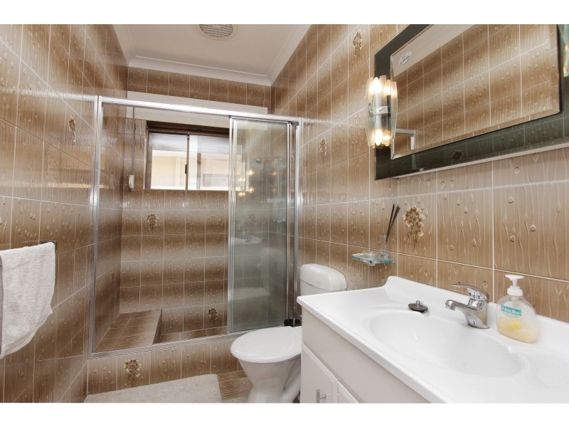 6 Bernier Road, Shelley WA 6148