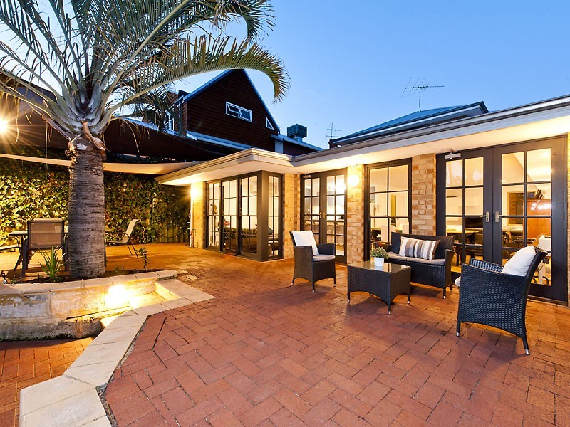 51 Roseberry Avenue, South Perth WA 6151