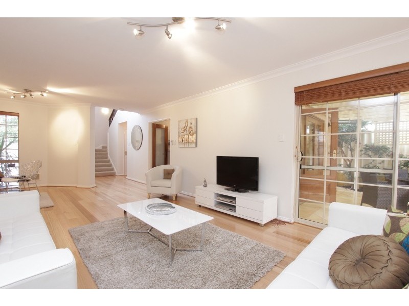 2/32 Renwick Street, South Perth WA 6151