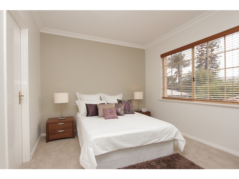 2/32 Renwick Street, South Perth WA 6151