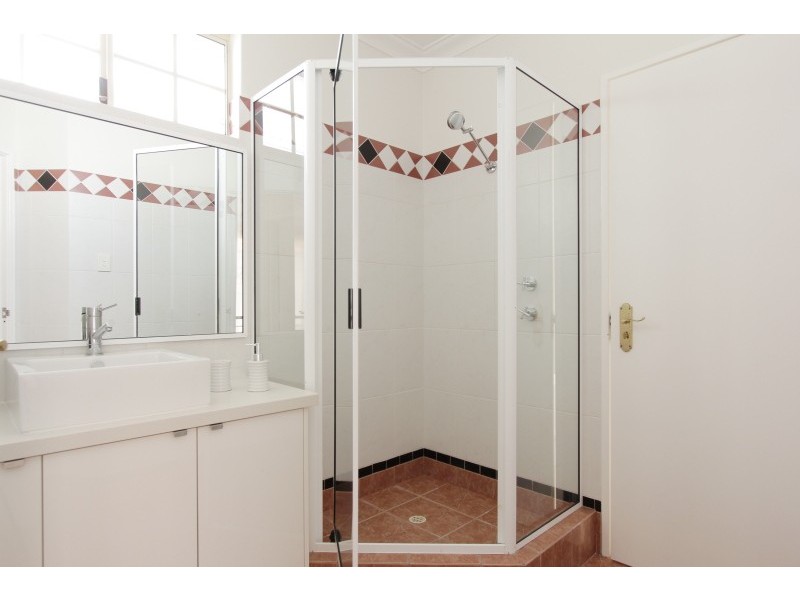 2/32 Renwick Street, South Perth WA 6151