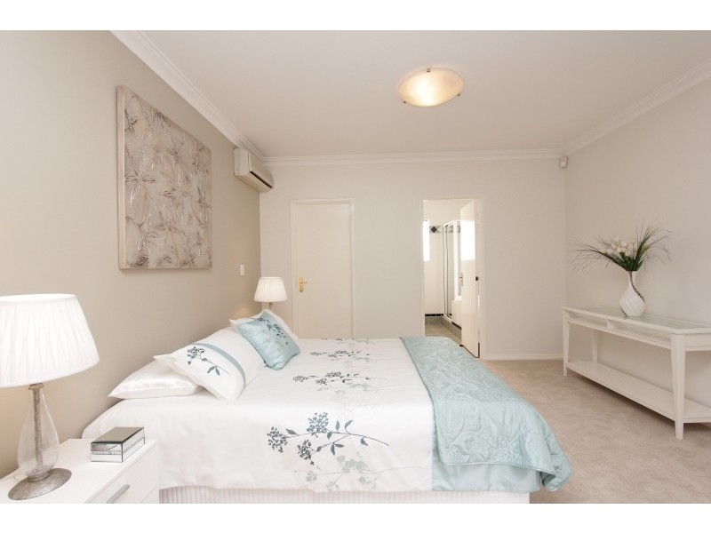 2/32 Renwick Street, South Perth WA 6151