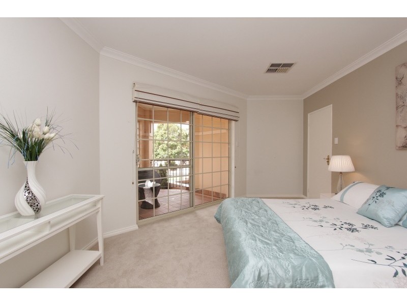 2/32 Renwick Street, South Perth WA 6151