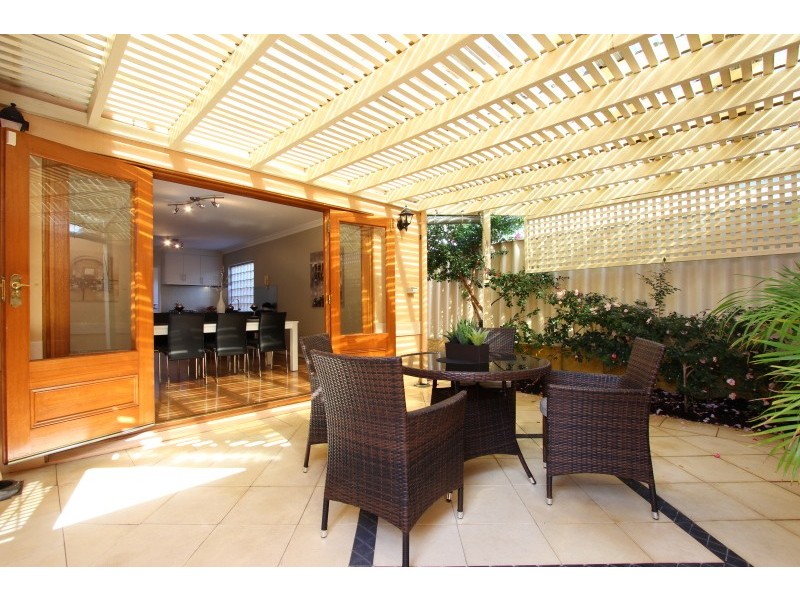 2/32 Renwick Street, South Perth WA 6151