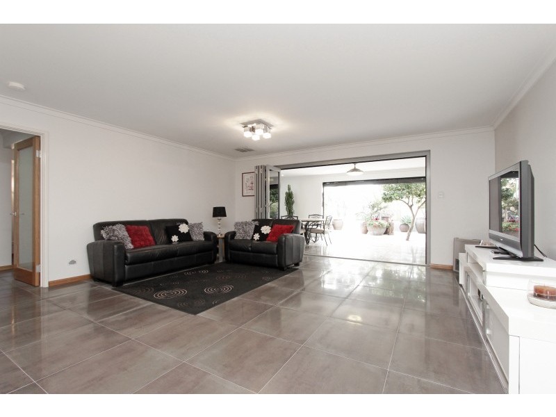 49A Tudor Avenue South, Shelley WA 6148