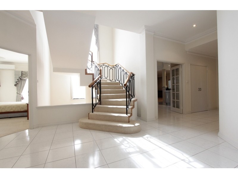 13 Westland Place, Waterford WA 6152