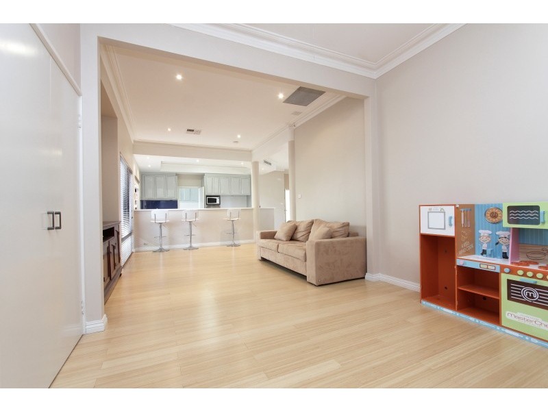 13 Westland Place, Waterford WA 6152