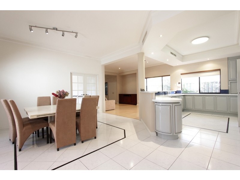 13 Westland Place, Waterford WA 6152