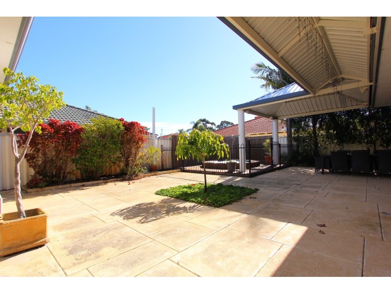 13 Westland Place, Waterford WA 6152