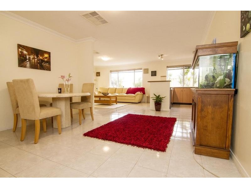 1/16 Doneraile Court, Waterford WA 6152