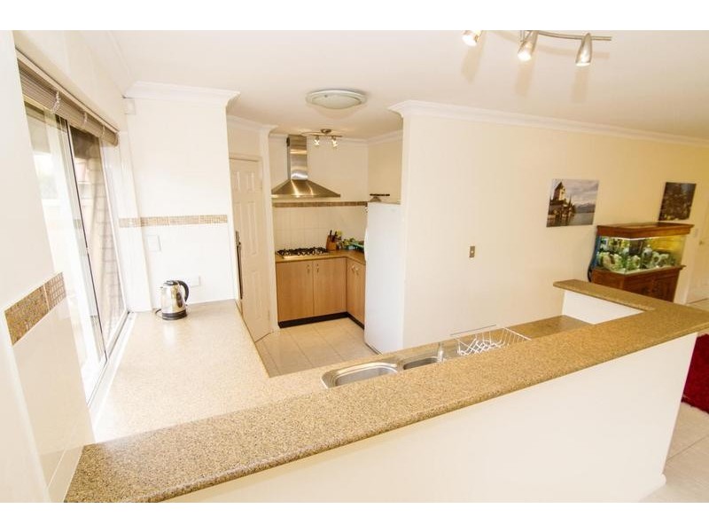 1/16 Doneraile Court, Waterford WA 6152