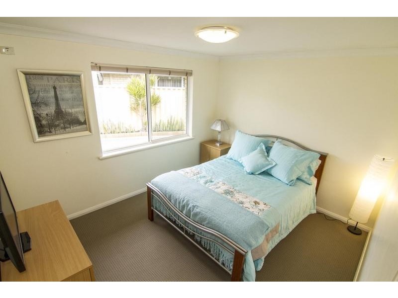 1/16 Doneraile Court, Waterford WA 6152