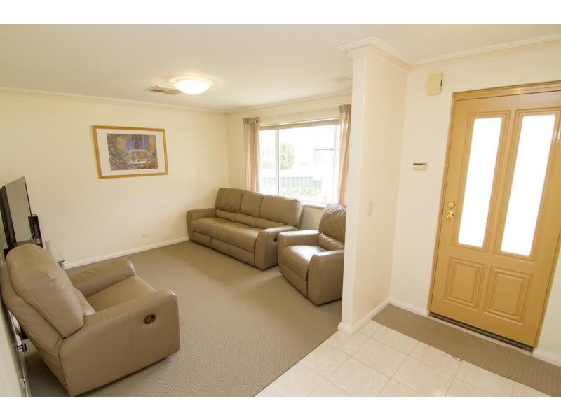 1/16 Doneraile Court, Waterford WA 6152