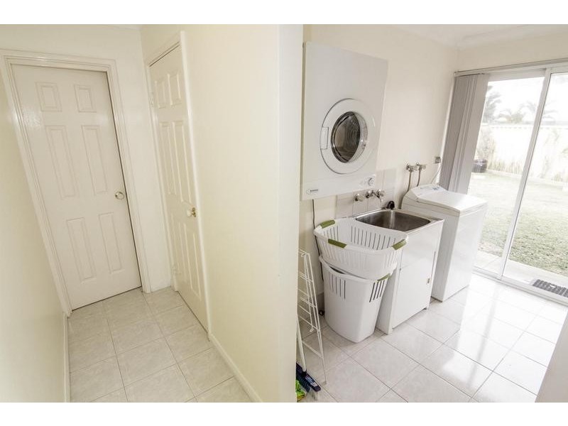 1/16 Doneraile Court, Waterford WA 6152