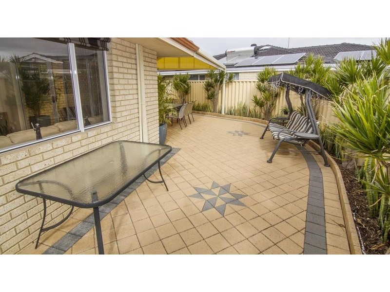 1/16 Doneraile Court, Waterford WA 6152