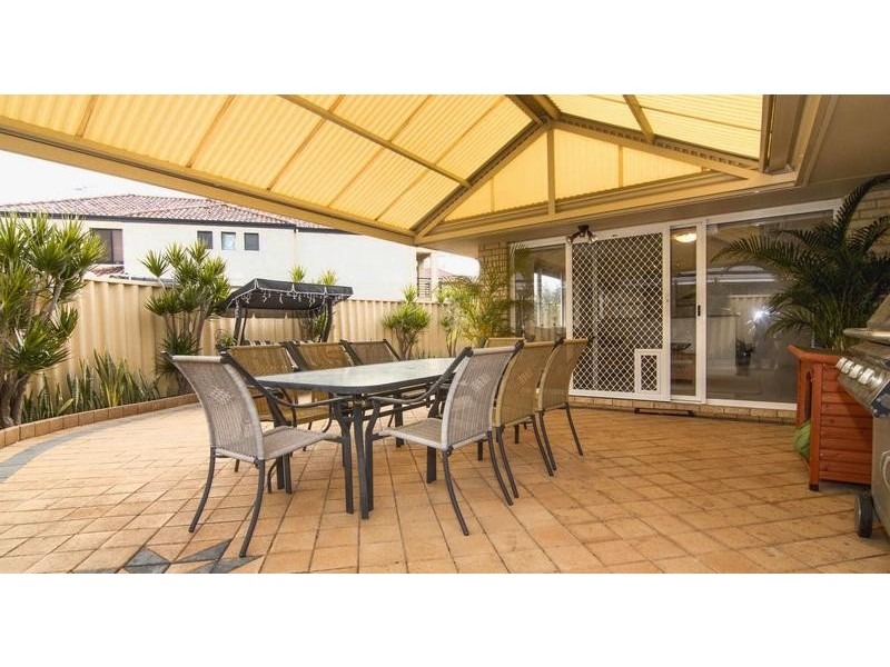 1/16 Doneraile Court, Waterford WA 6152