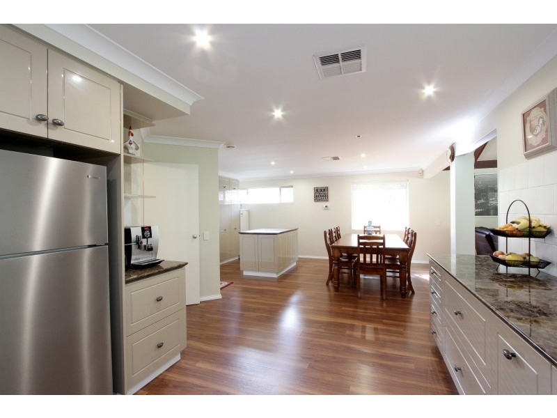 14 Artane Court, Waterford WA 6152