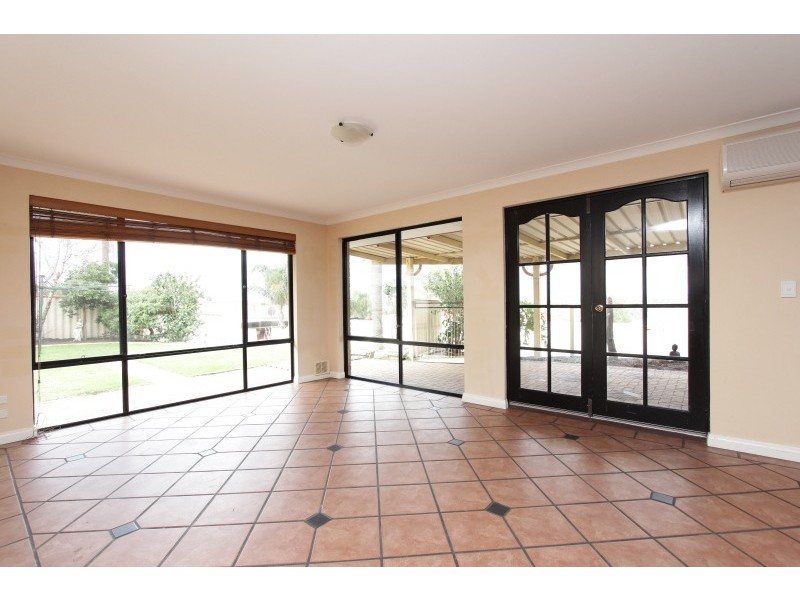 4 Northecut Rise, Parmelia WA 6167