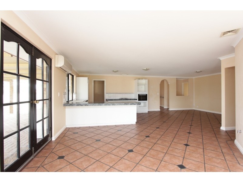 4 Northecut Rise, Parmelia WA 6167