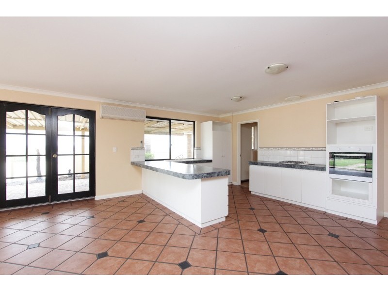 4 Northecut Rise, Parmelia WA 6167