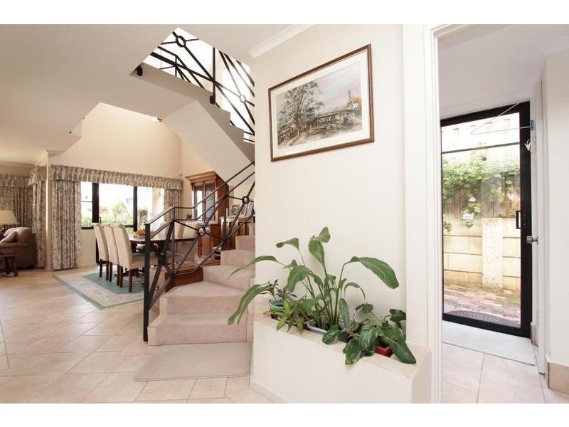 1/33 Banksia Terrace, Kensington WA 6151